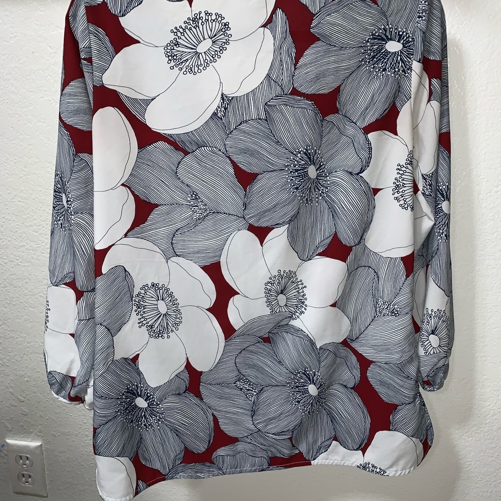 Flower patterned blouse - Picture 2 of 2